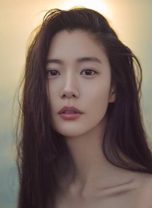 韩国女主播在线 雨伞下的秘密